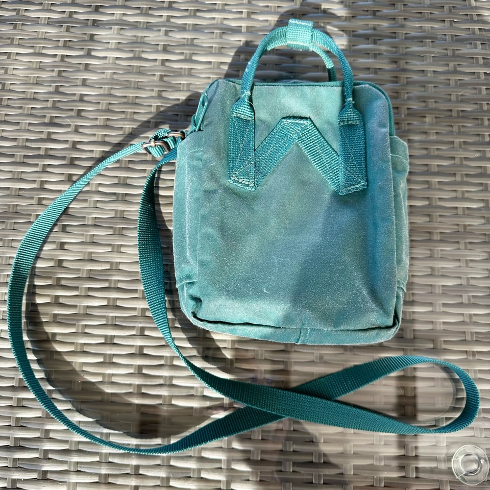 Fjallraven Kanken Sling - Picture 4 of 4